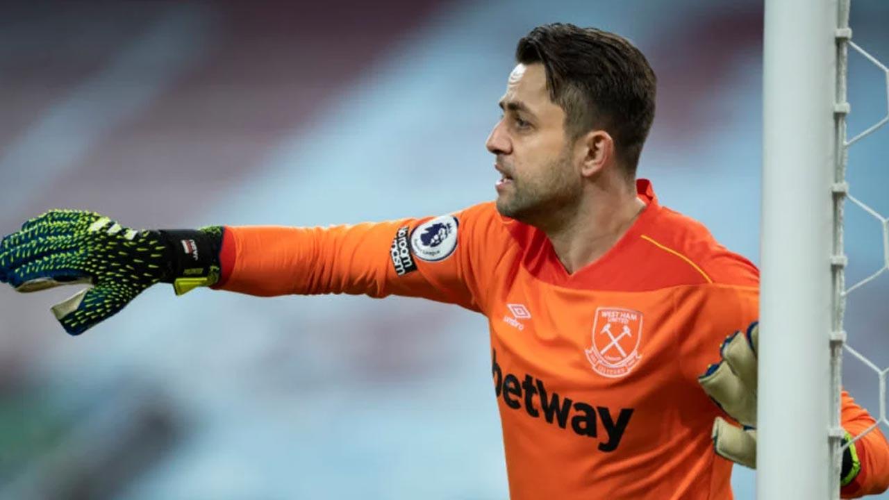 Fabianski conscious after exit on stretcher