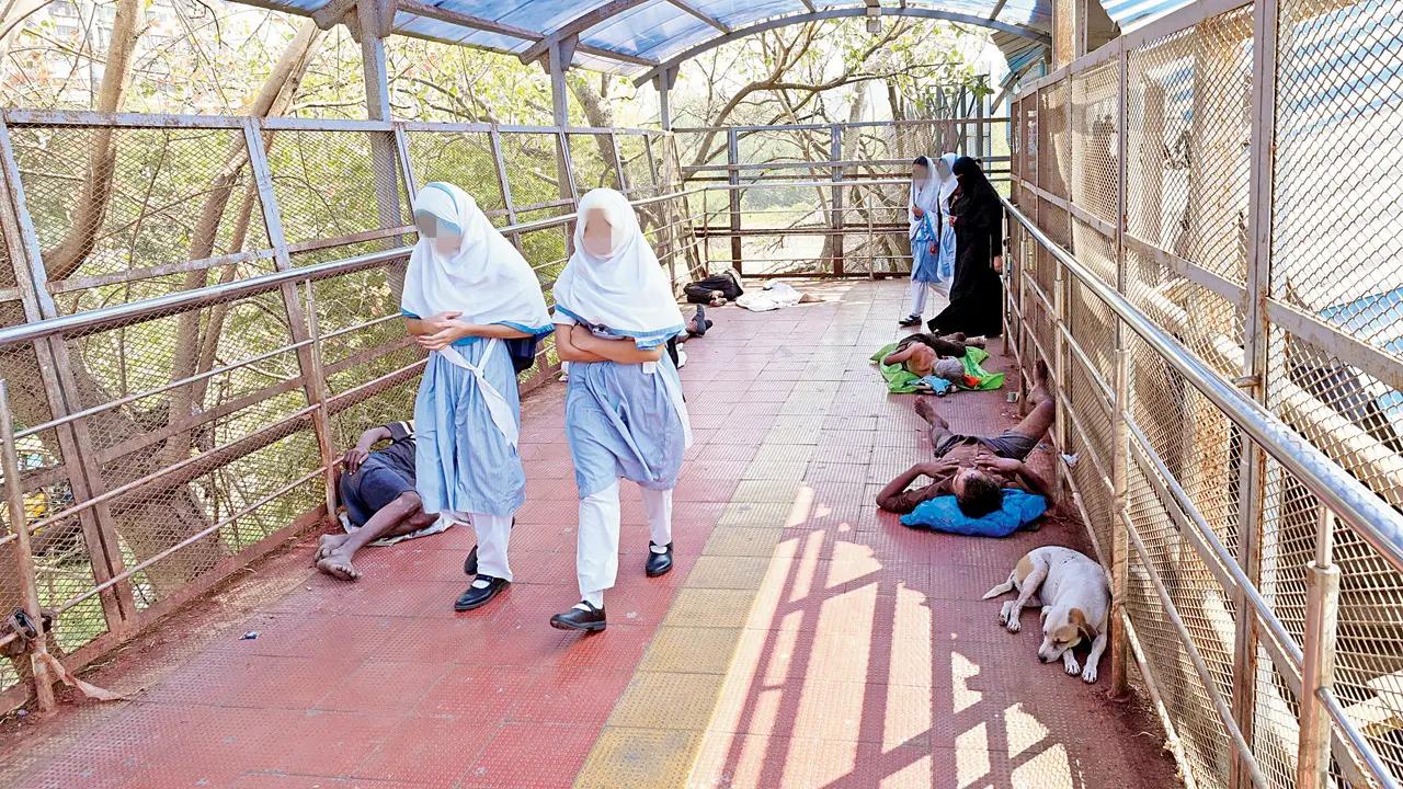 Many skywalks have become encroached by hawkers, beggars, and drug addicts, which has deterred pedestrians from using them. Most of the skywalks are poorly maintained, with issues such as filth, bad odor, and general neglect.