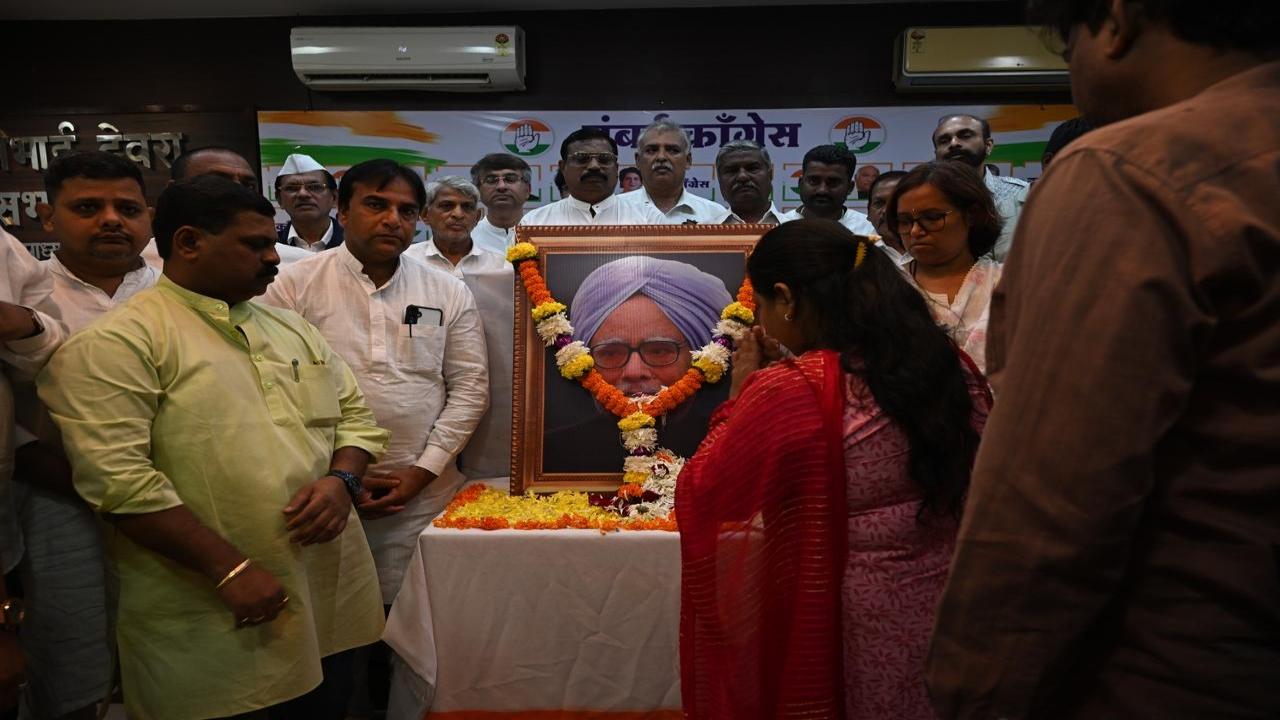 A globally renowned economist, Singh began his political journey during the 1991 economic crisis when then-Prime Minister PV Narasimha Rao appointed him as Finance Minister. Known for spearheading transformative economic reforms in the 1990s, he leaves behind a distinguished legacy of political and economic contributions