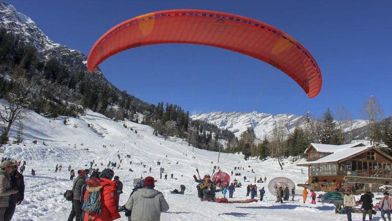 IN PHOTOS: Tourists elated as Himachal Pradesh receives fresh snowfall