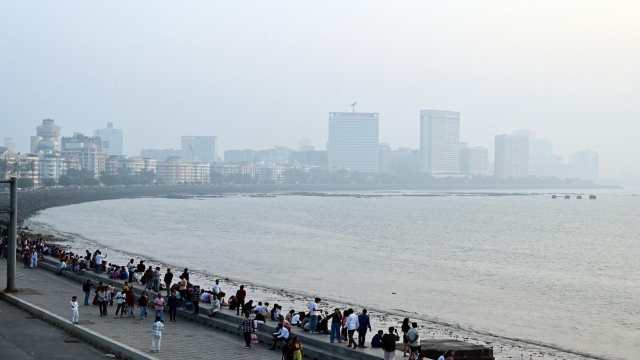 All the departments of the municipal corporation have to identify the effects of air pollution and climate change and take action on it unitedly. These include the Environment and Climate Change Department, the Solid Waste Management Department, the Building Proposal Department, the Roads and Transport Department and the Administrative Division Office (Wards)