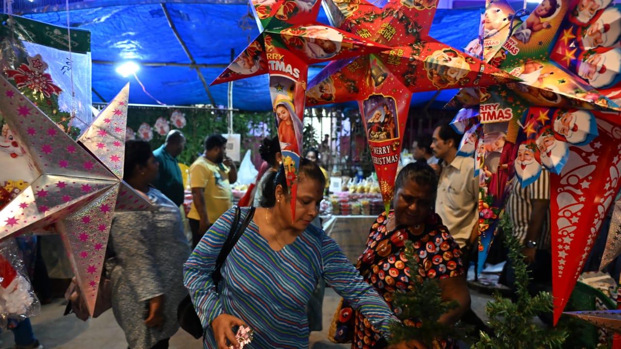 While the festival takes place in the latter part of December, Mumbaikars start decorating their houses a few weeks in advance