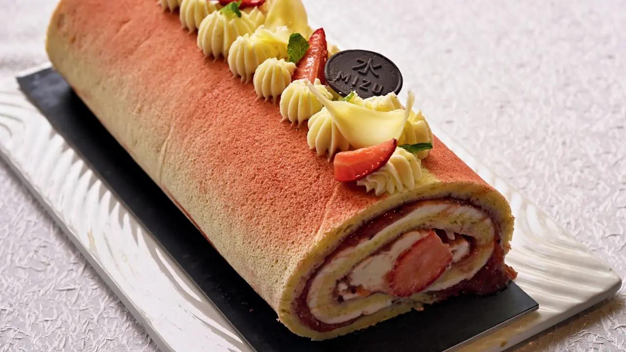 Ichigo Dojima Roll Cake, Mizu Izakaya, Khar