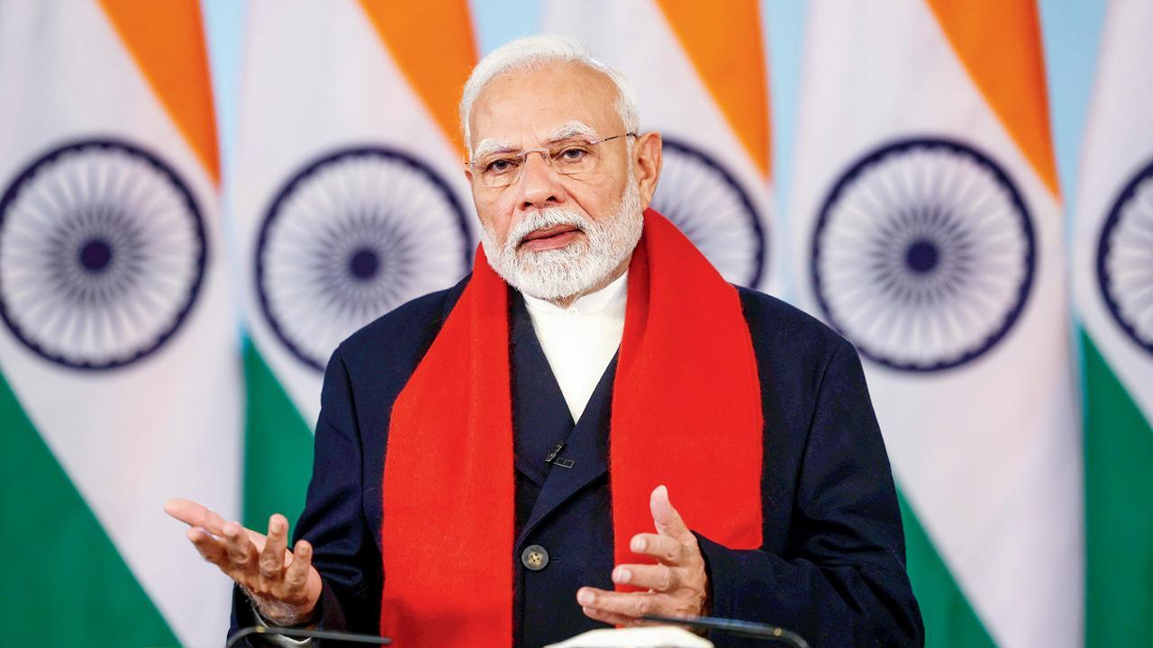 10L govt posts in record time: Modi