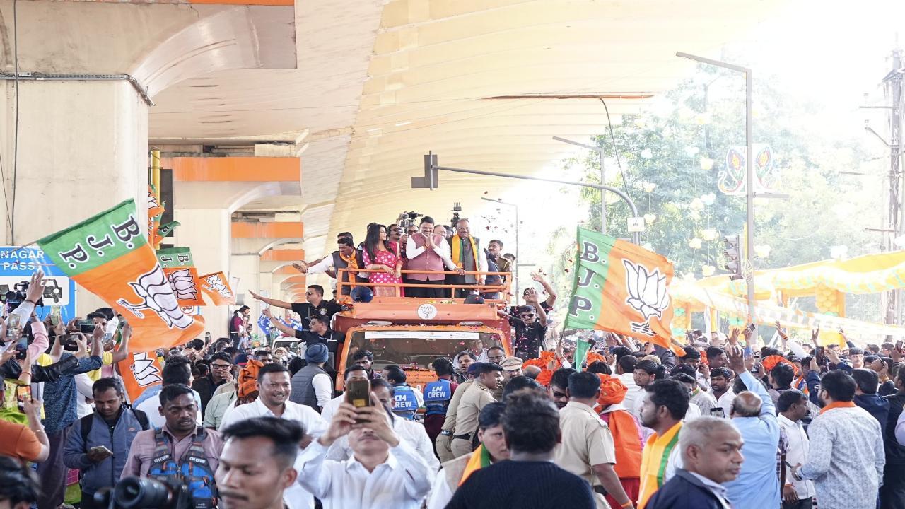 Maharashtra CM holds Nagpur roadshow ahead of cabinet expansion