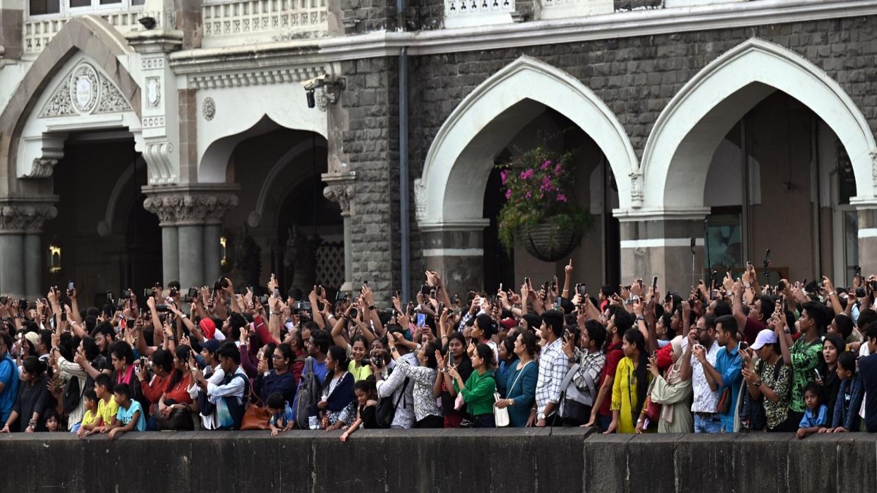 A large number of Mumbaikars gathered at the Gateway of India to witness the naval combat demonstrations