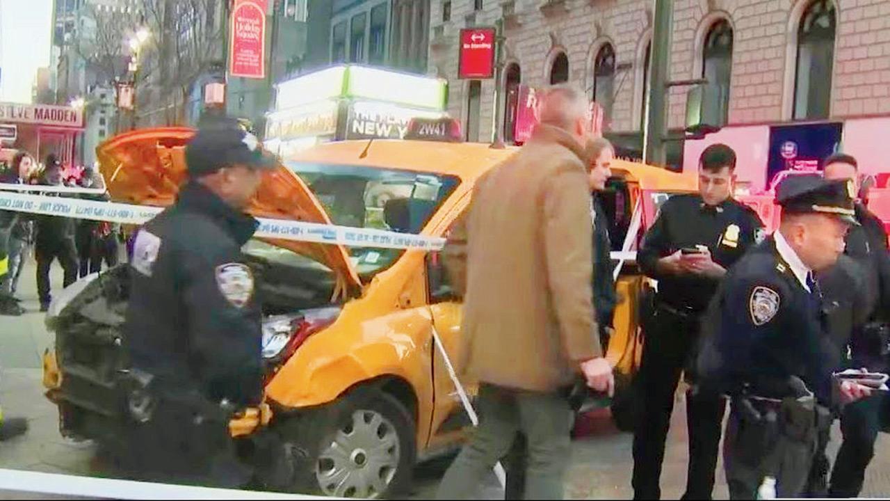 NY taxicab rams six people