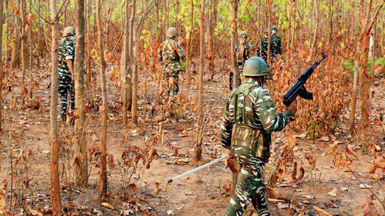 Maoist killed, 2 security personnel injured