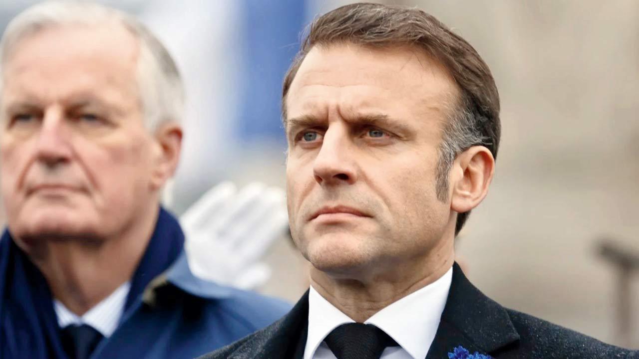 No-confidence vote could topple French govt