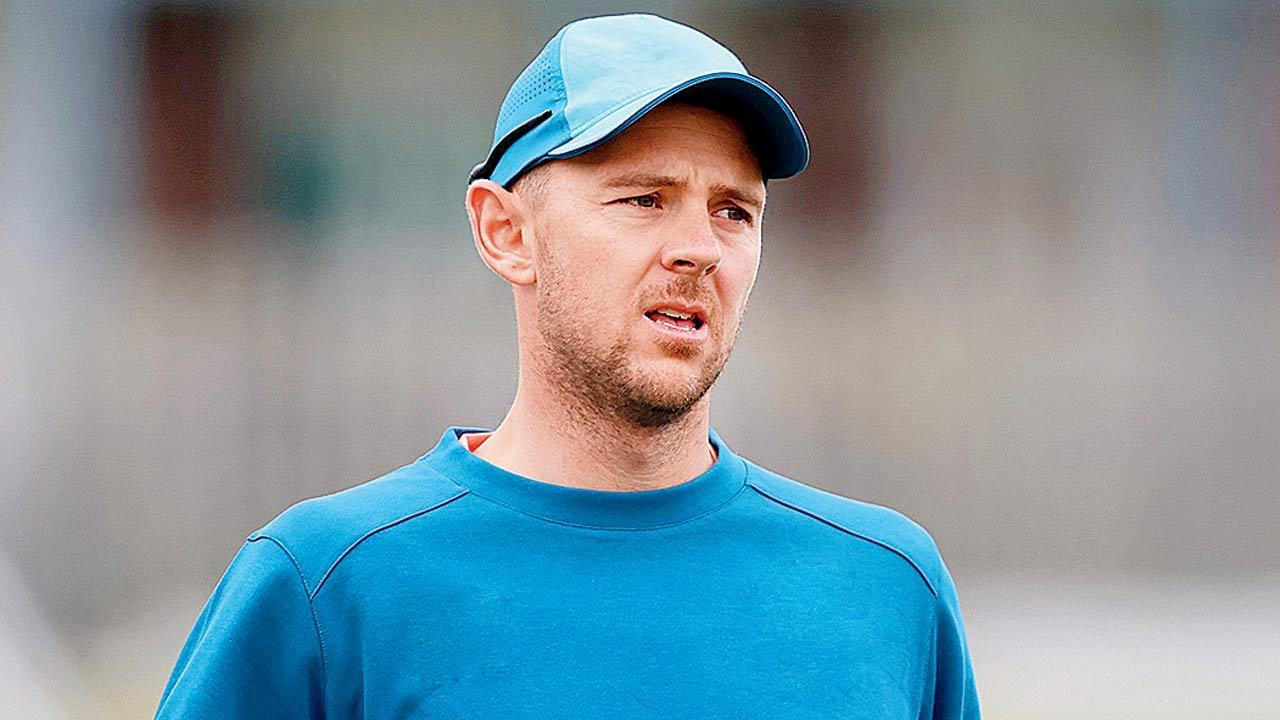 'He’s a good character, gets the crowd up just like Kohli': Hazlewood