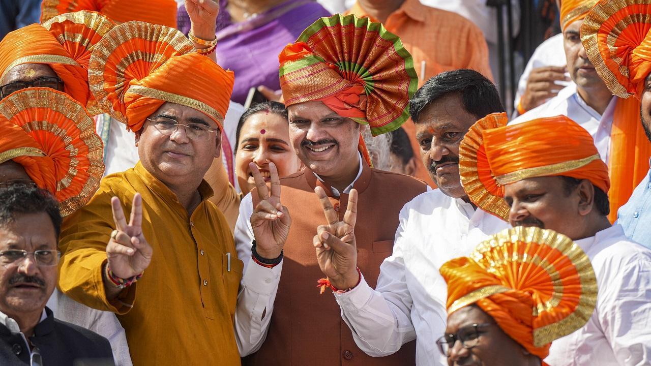 Mid-Day Top News at this hour: Devendra Fadnavis is back in the saddle as Maharashtra CM; markets climb in early trade and more