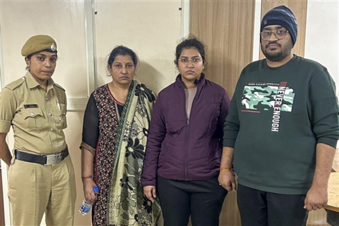 Techie suicide case: Will not immerse ashes of son till we get justice, says victim's father 