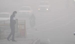 In Photos: Delhi's AQI in 'severe' category, temperature drops to 7.6 degrees