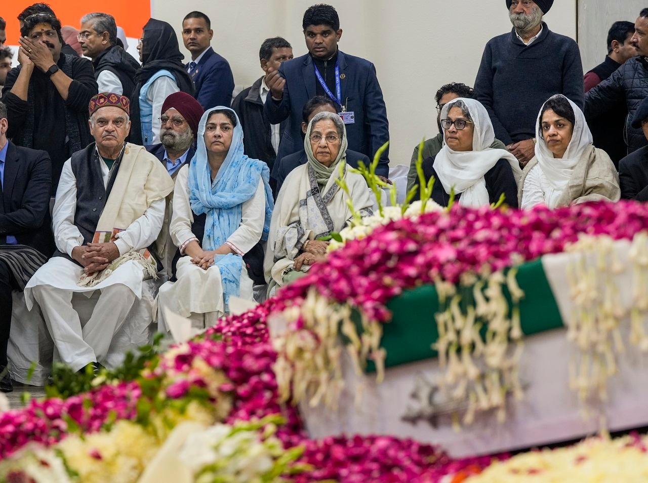 Singh's mortal remains were kept at the Congress headquarters for an hour before his final journey to Nigambodh Ghat. His last rites will be conducted with full state honours