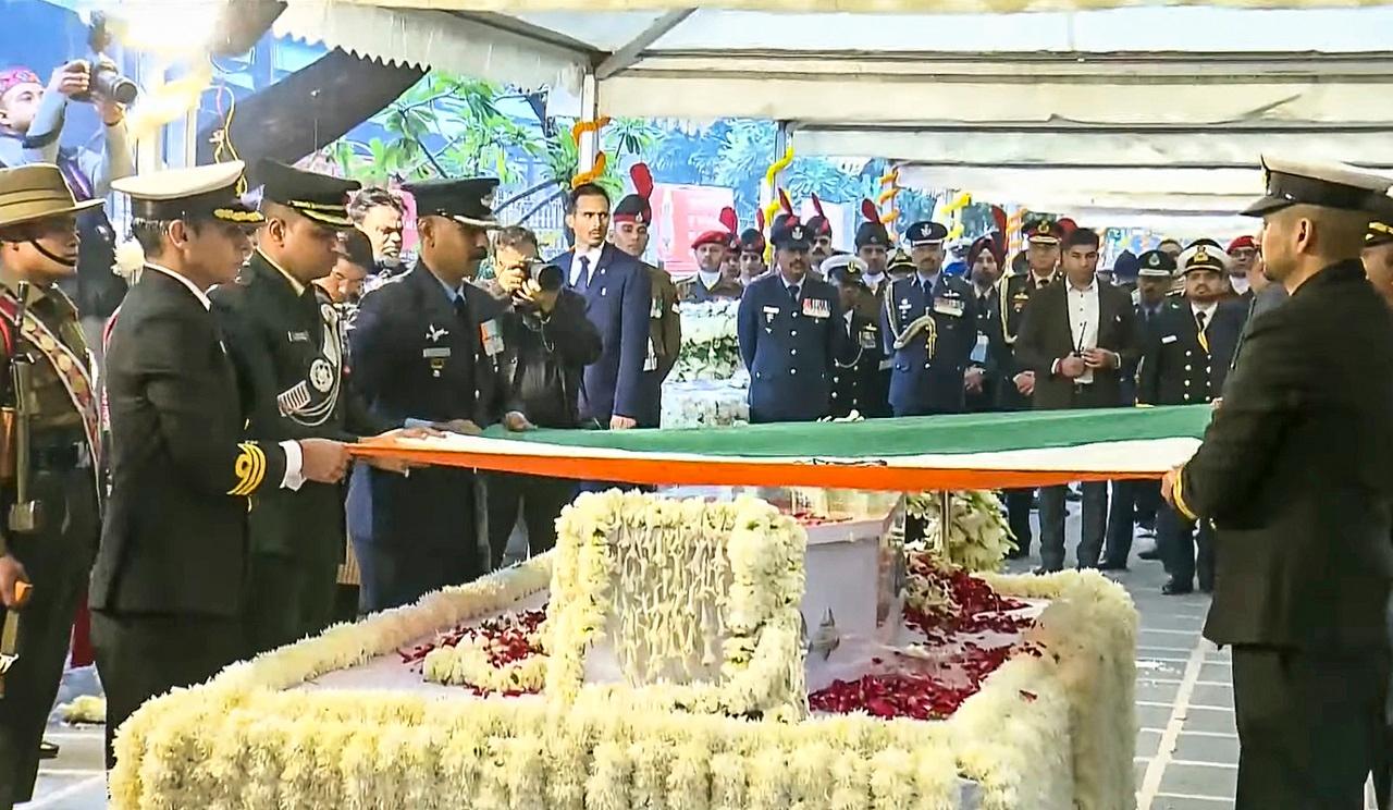 Draped in the Tricolour, the flower-bedecked casket was placed at a raised platform, where leaders cutting across party lines laid wreaths on Singh's mortal remains