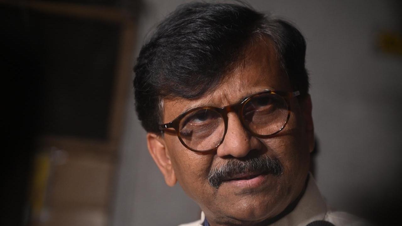 Two men conduct 'recce' of Sanjay Raut's bungalow, police launches probe