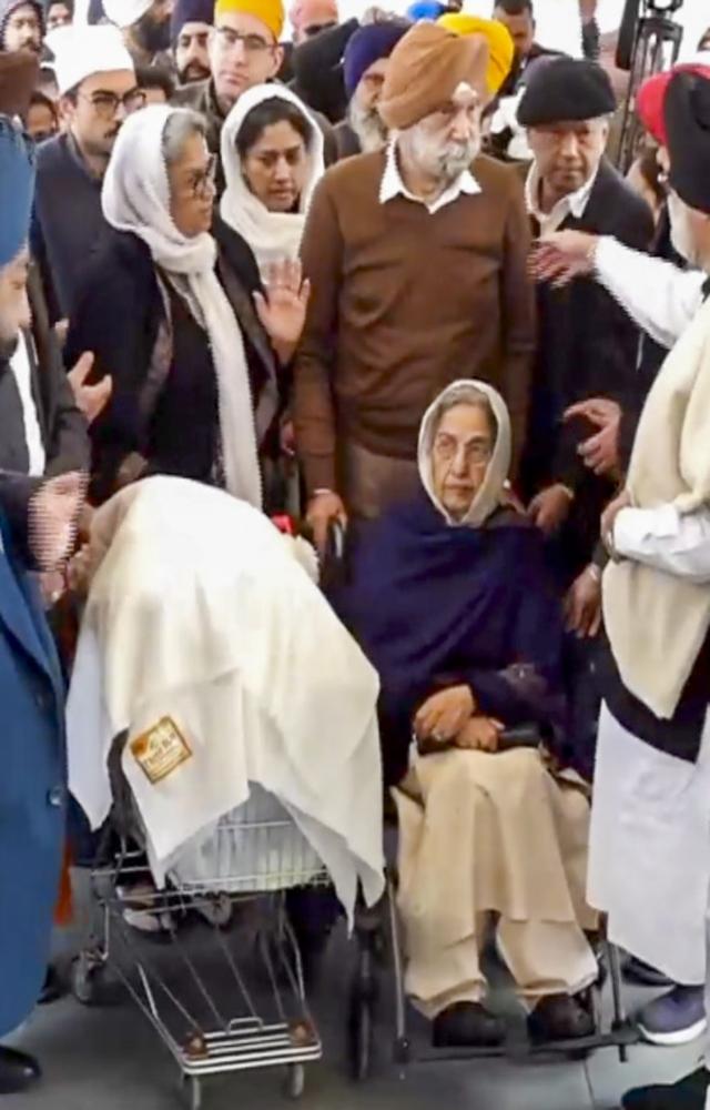 Singh`s wife Gursharan Kaur, their daughters -- Upinder Singh, Daman Singh and Amrit Singh -- along with other relatives were present at the immersion site