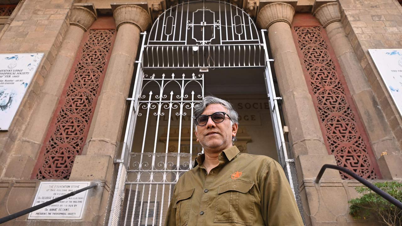 Sudhakar VR outside The Blavatsky Lodge of the Theosophical Society on Charni Road, which is part of the Wonder Women walk. Pic/Atul Kamble