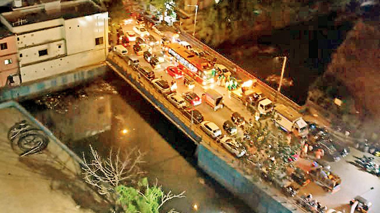 Borivli: Ambulance gets stuck in wedding procession, police levy fine