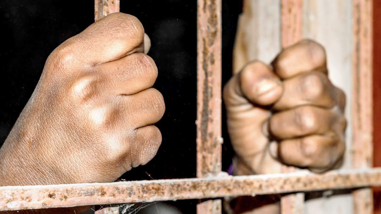 Dongri: 18-year old attacks caretaker, smashes TV at correction home