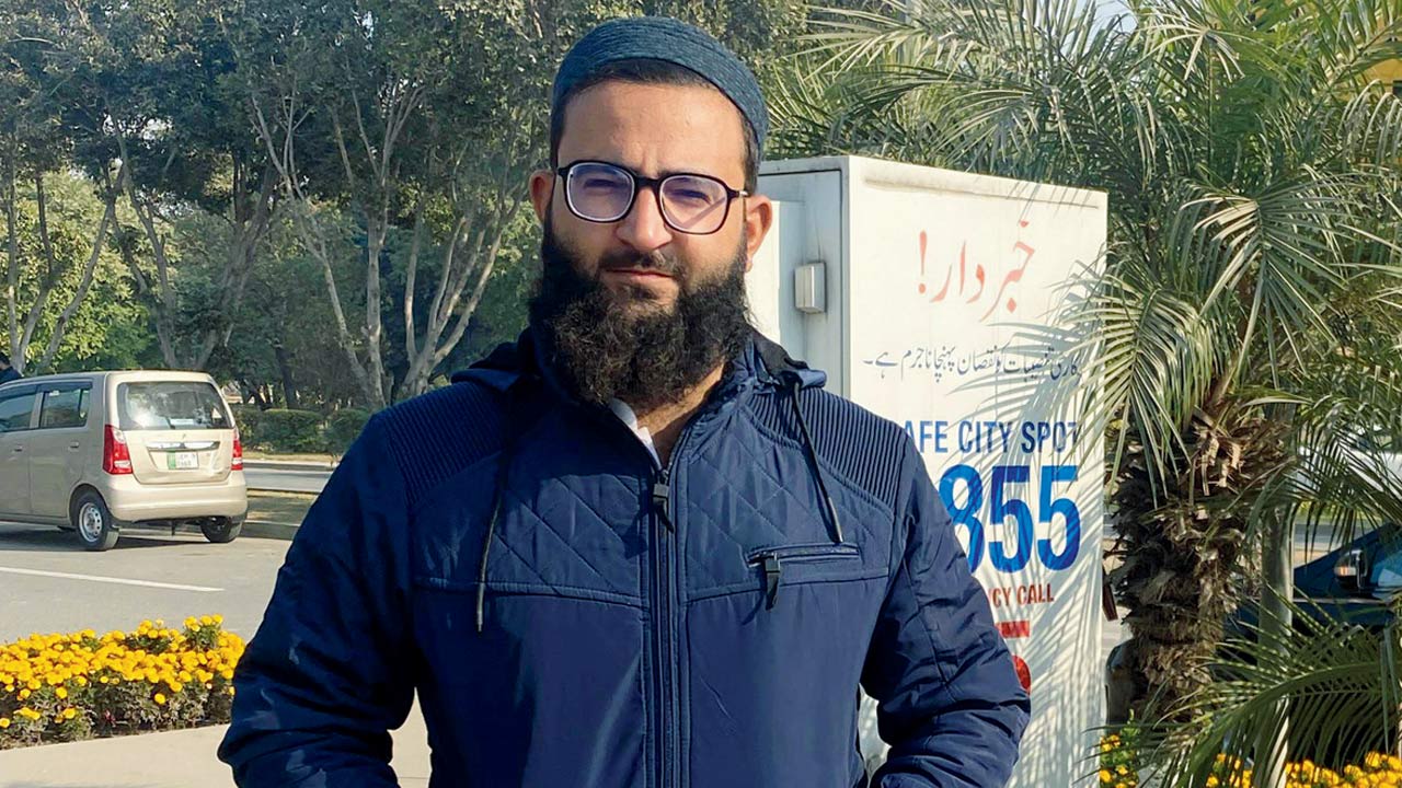 Waliullah Maroof, YouTuber and imam in Karachi 