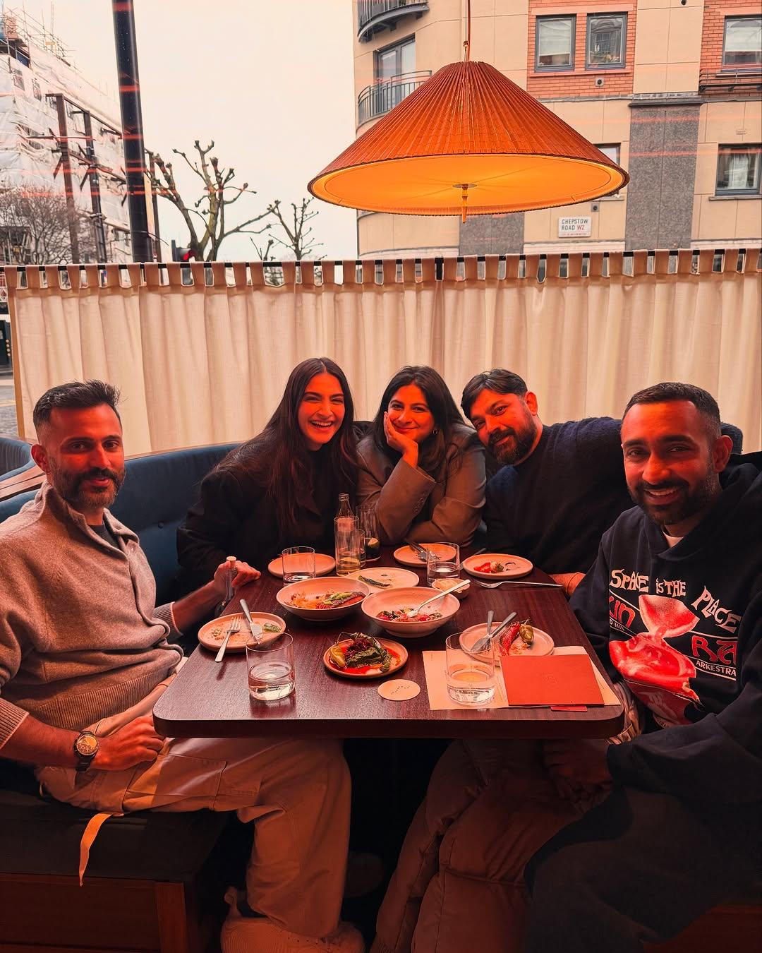 Sonam Kapoor and Anand Ahuja had a blast as they invited Rhea Kapoor and her husband for a party