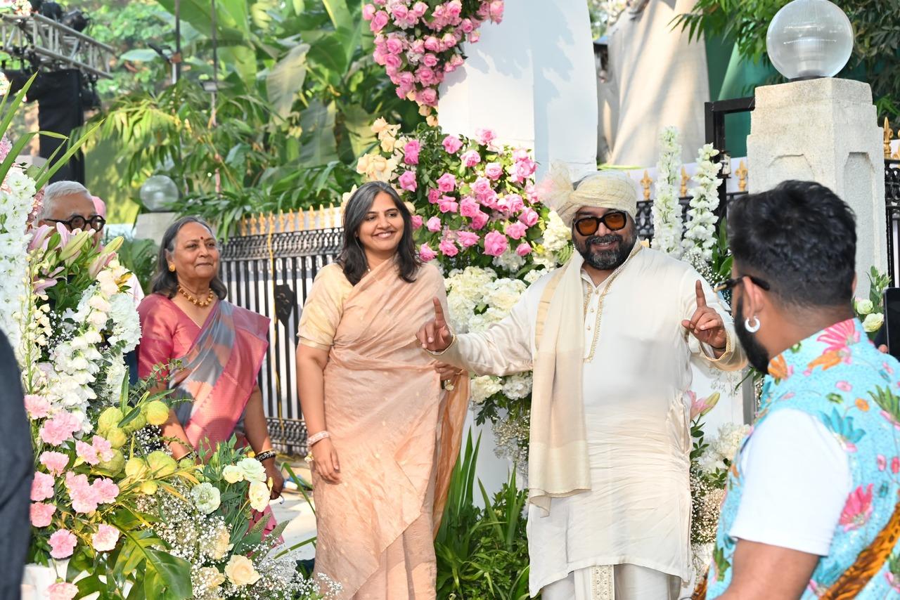 In the pictures, the filmmaker can be seen dancing his heart out while welcoming the baraat. 