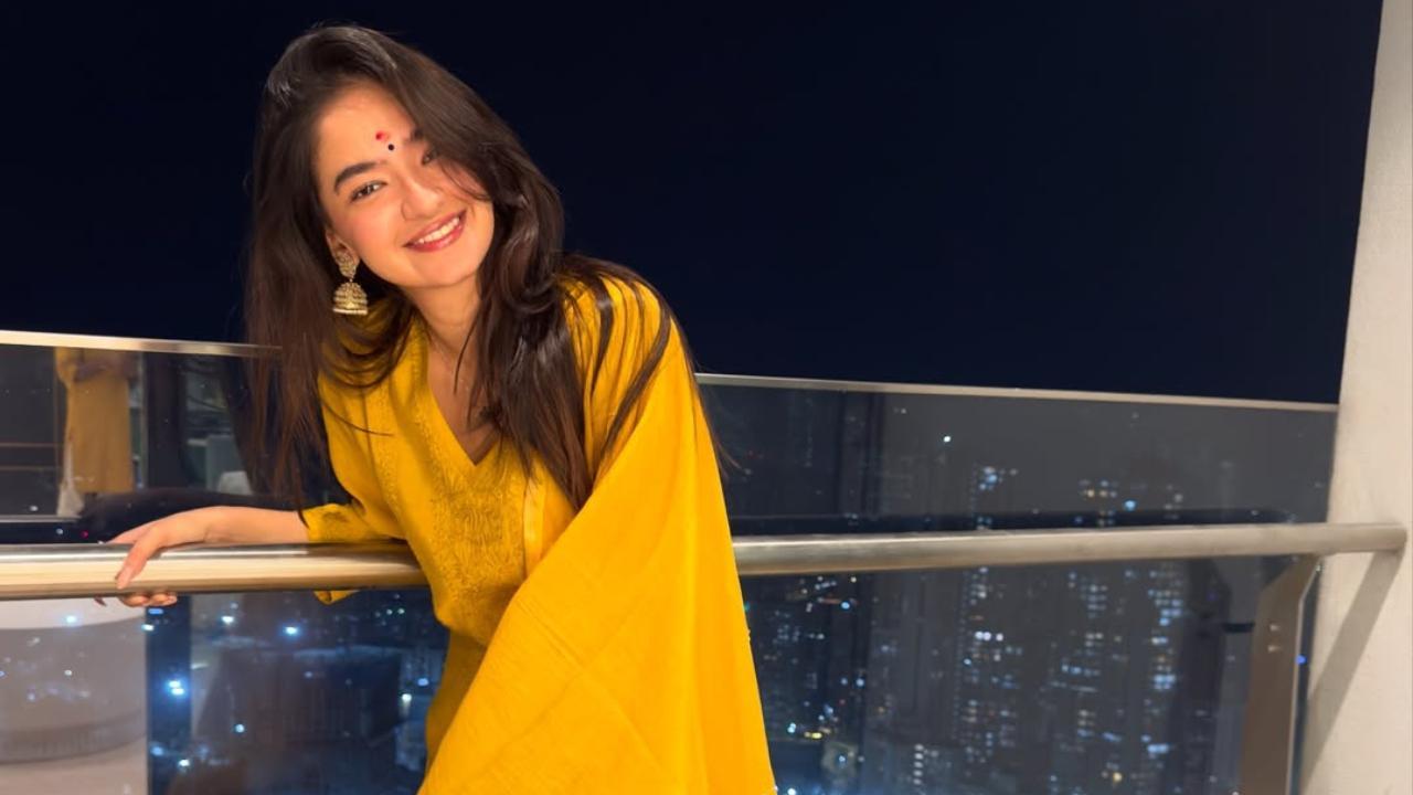 Anushka Sen poses in her new apartment
