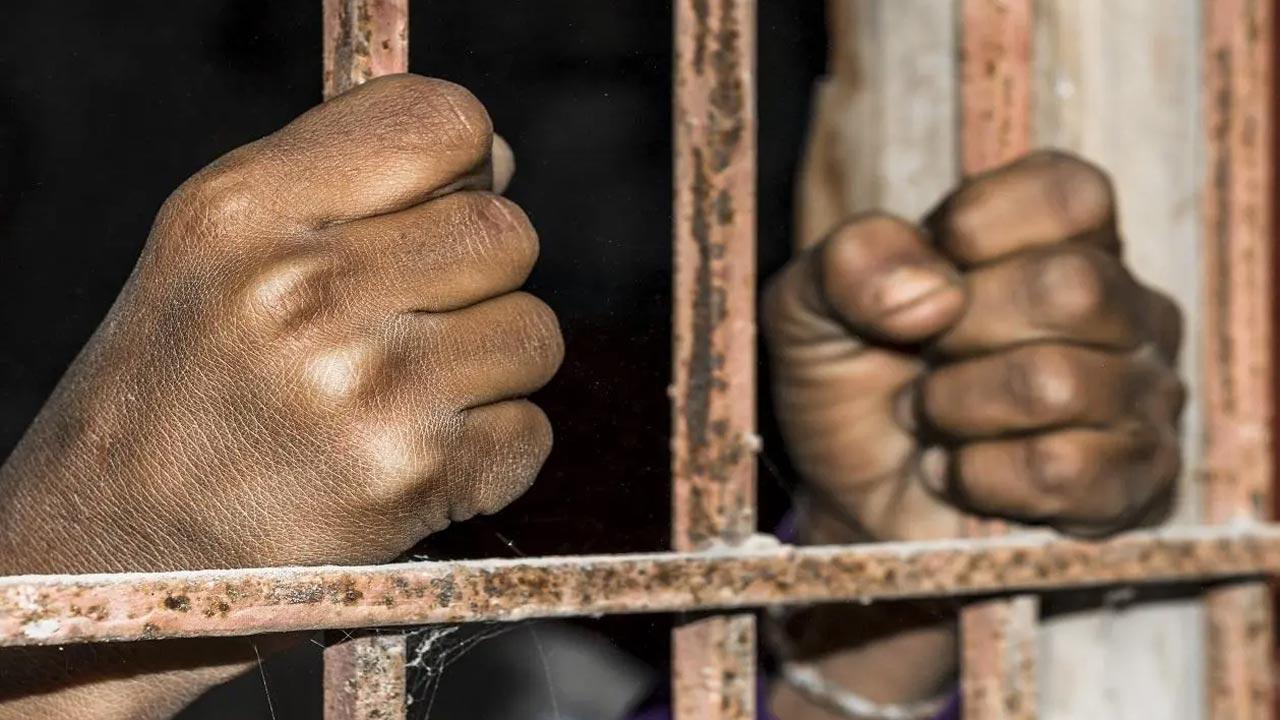 Four held in Gurugram for killing youth over mobile phone