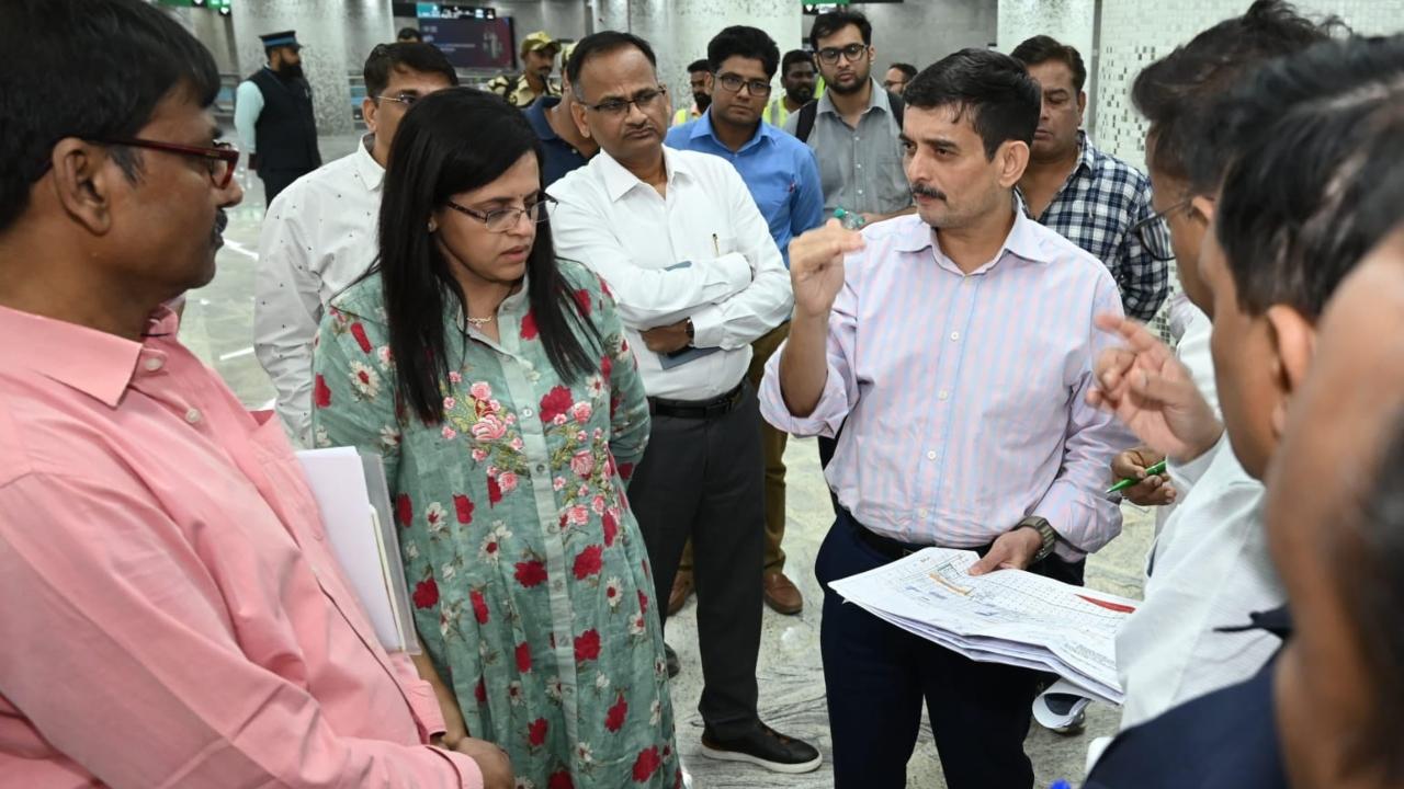 Ashwini Bhide has been instrumental in overseeing the Mumbai Metro Project, one of the most ambitious and vital urban transportation projects aimed at reducing traffic congestion in Mumbai