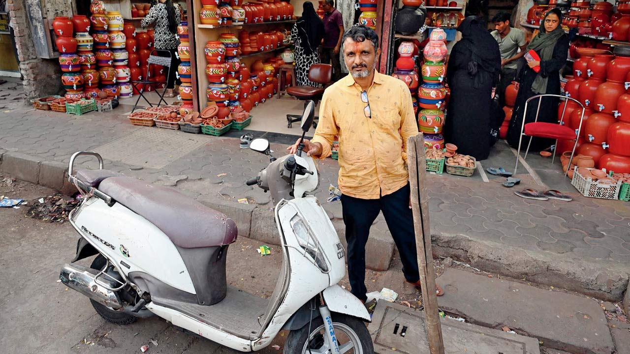 Hareshbhai Jetwa, shopkeeper