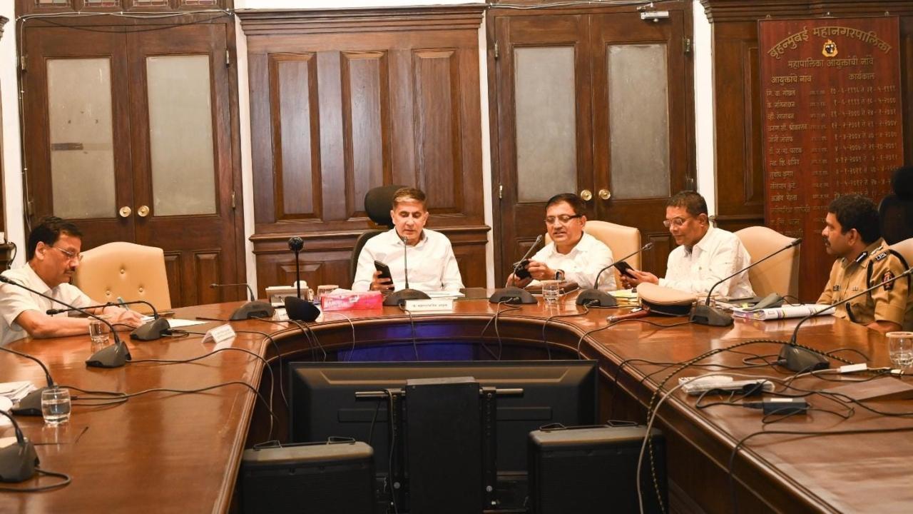 BMC Commissioner holds high-level meeting on air pollution in MMR, suggests stricter measures