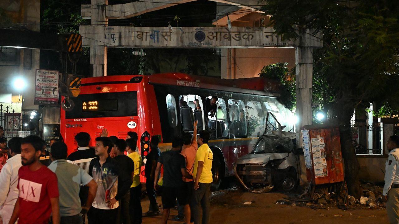 The Brihanmumbai Electricity Supply and Transport Undertaking (BEST) bus was on its way towards Andheri when the accident took place in Kurla West. (Pic/Sameer Abdedi)