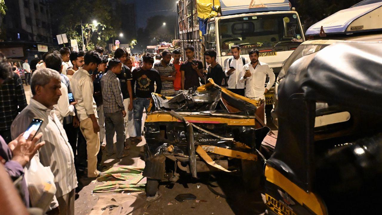The officials said that the driver of the BEST bus on route number 332 allegedly lost control over the wheel and dashed into pedestrians as well as some vehicles. (Pic/Sameer Abdedi)