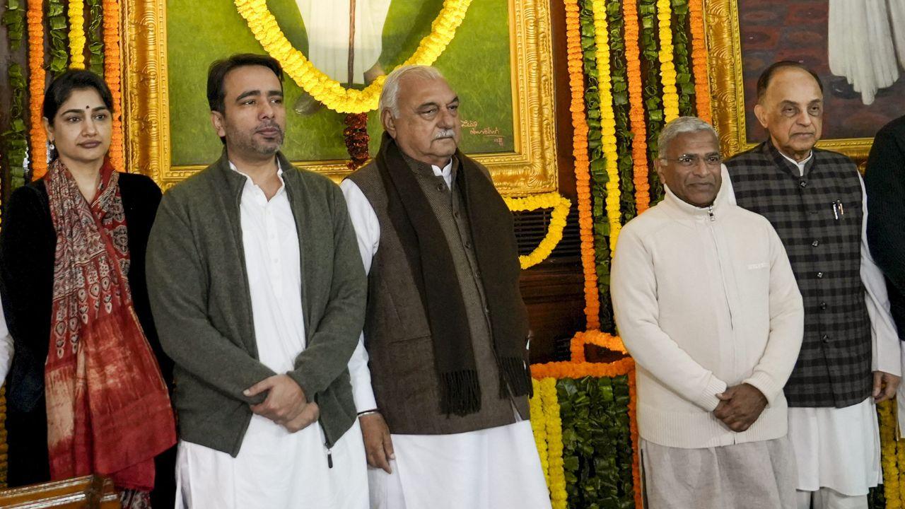 Singh was born in Meerut district of Uttar Pradesh, in a middle-class peasant family. He shifted to Meerut in 1929 and later joined the Congress. He was first elected to the UP Legislative Assembly in 1937 from Chhaprauli and represented the constituency in 1946, 1952, 1962, and 1967