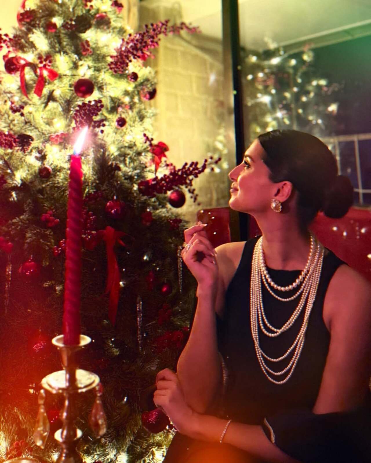 Tara Sutaria is known for throwing a lavish and sophisticated party. For Christmas, the actress went all Victorian with the decor and her look