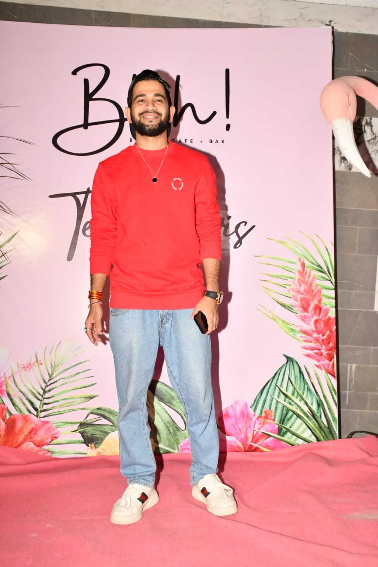 Choreographer Rahul Shetty kept it simple in a red t-shirt and blue jeans