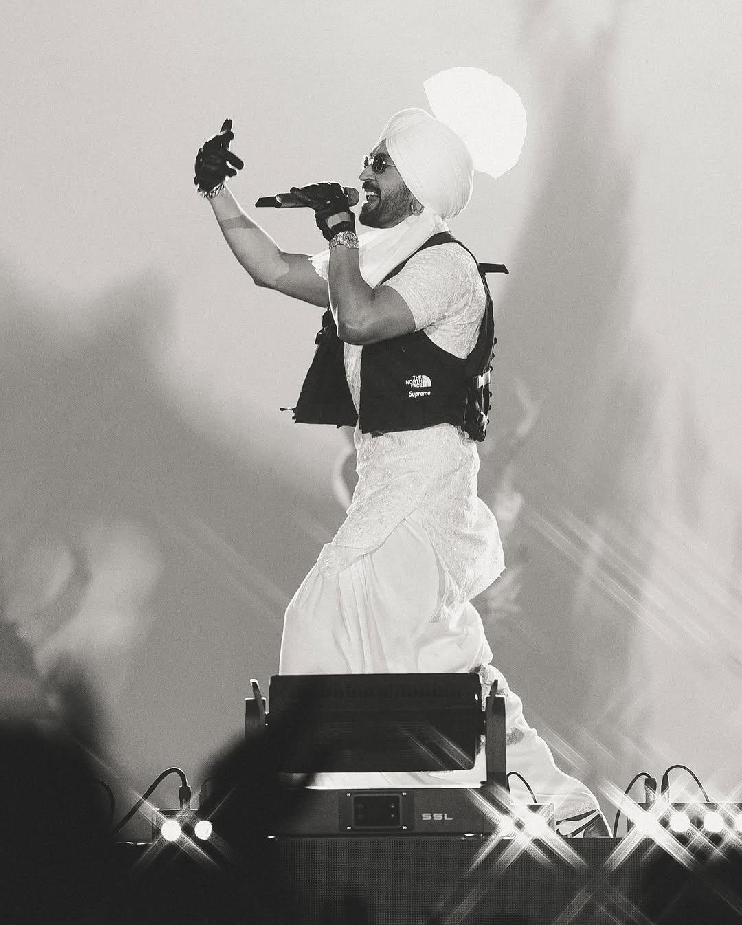 Ahead of his Mumbai concert, Diljit and his team received a notice from the Maharashtra government which restricts him from performing on songs which promote drugs, violence and alcohol. The advisory also prohibited from making use of children on stage. 