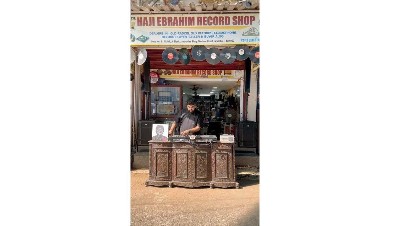 Pranav Joshi plays at Chor Bazaar. Pic Courtesy/Instagram