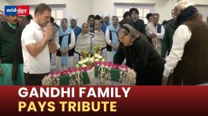 Gandhi family pays tribute to former PM Dr. Manmohan Singh