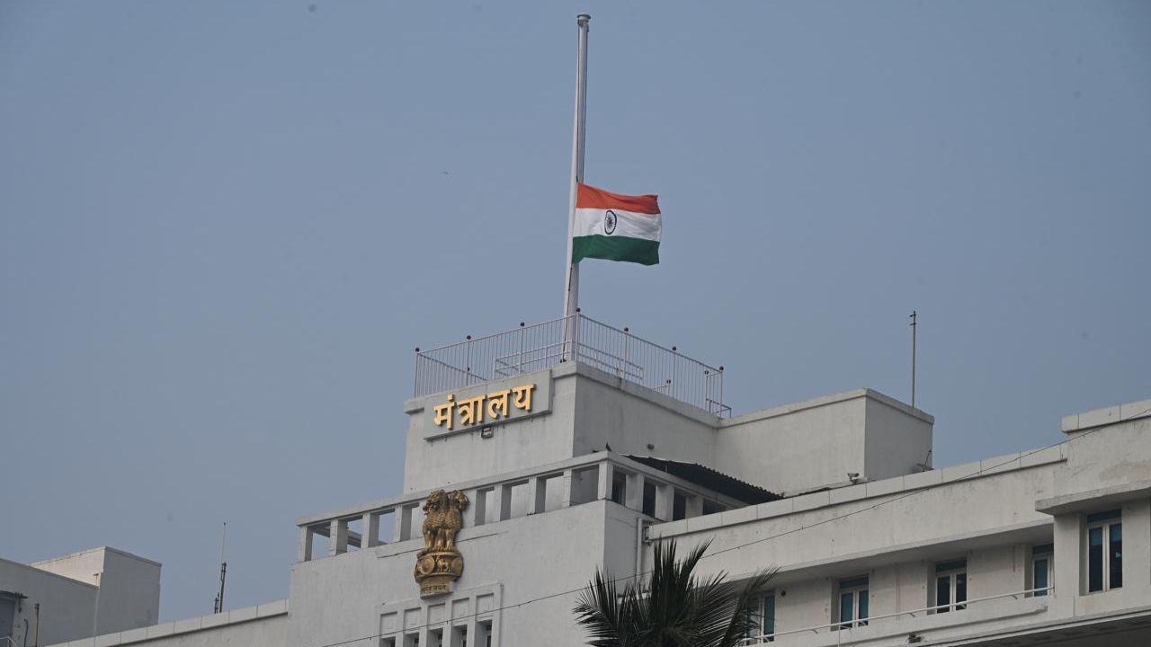The tri-colour at half mast at Mantralaya in Mumbai on Friday. (Pic/Atul Kamble)