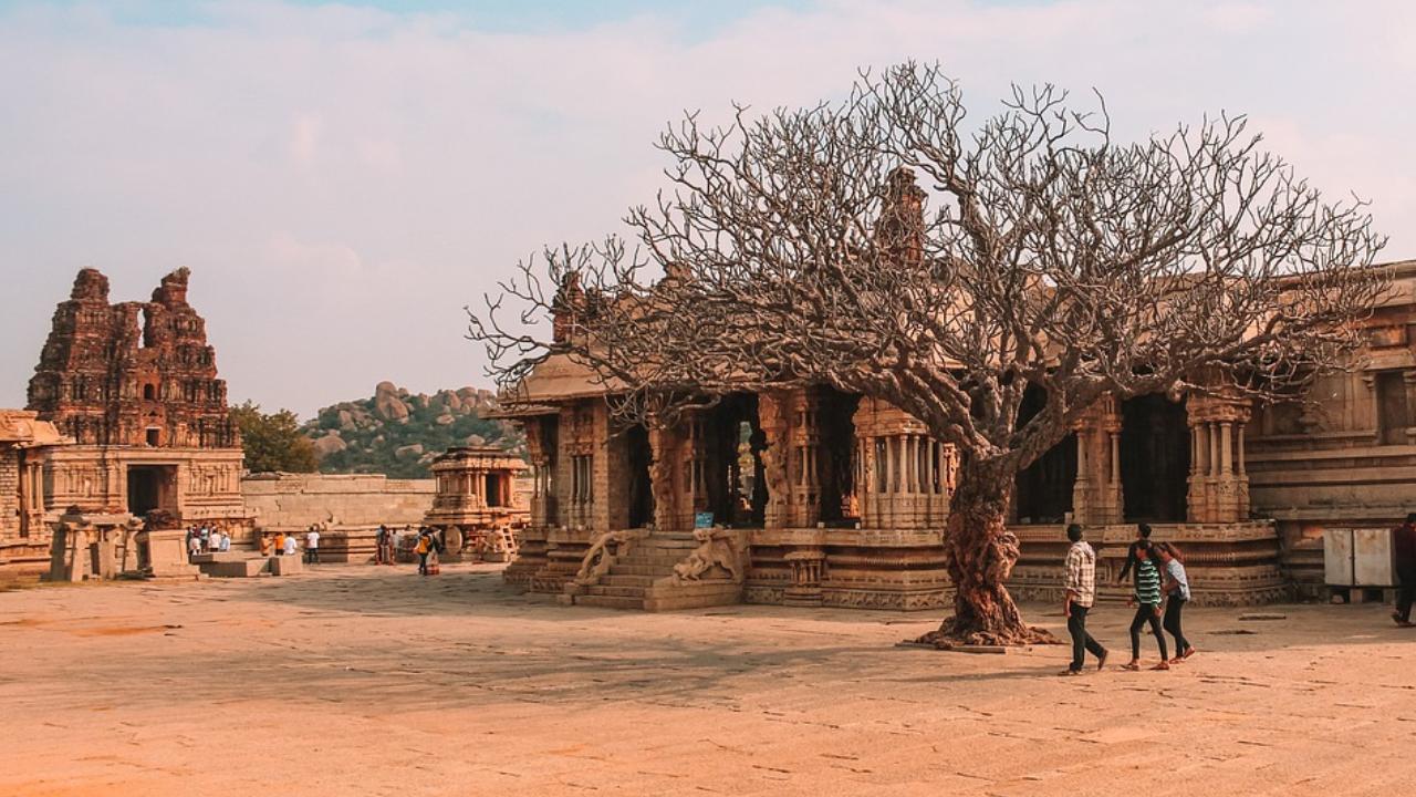 Hampi, Karnataka
Another historical marvel, Hampi makes for an ideal wedding destination with its stunning landscape, ancient temples and mystical boulders. Its striking blend of natural beauty and architectural grandeur adds a touch of timeless romance.