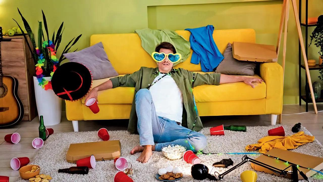 2. Rise and shine
A glass of warm water with lemon or a light herbal spice infusion (ginger or tulsi) can support your digestion and prepare your body for the festive meal, says Coutinho. Chowdhary recommends kickstarting the day with a glass of vegetable juice containing amla, mint, ginger, beetroot and cucumber, as this can help prevent dehydration, acidity and stomach discomfort. “Milk thistle, known for its liver-supporting properties, aids in detoxifying the liver and mitigating alcohol’s effects. Glutathione, a powerful antioxidant, helps reduce oxidative stress, supports liver health, and may even lower alcohol cravings by regulating glutamate levels in the brain. Additionally, taking magnesium at bedtime promotes better bowel movements, relaxation, and improved sleep quality,” she advises.