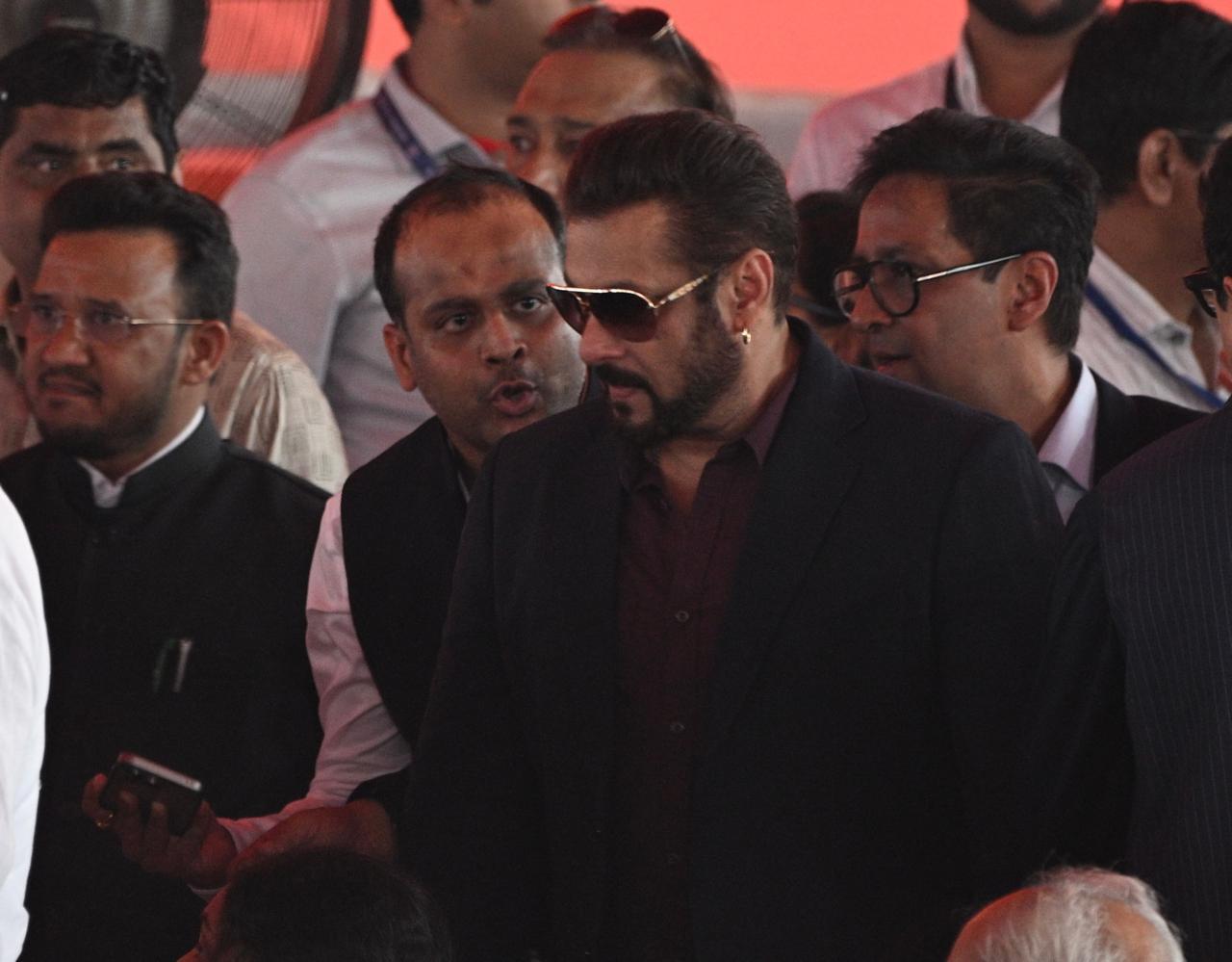 Salman Khan arrived with heavy security at Mumbai's Azad Maidan for the oath-taking ceremony.