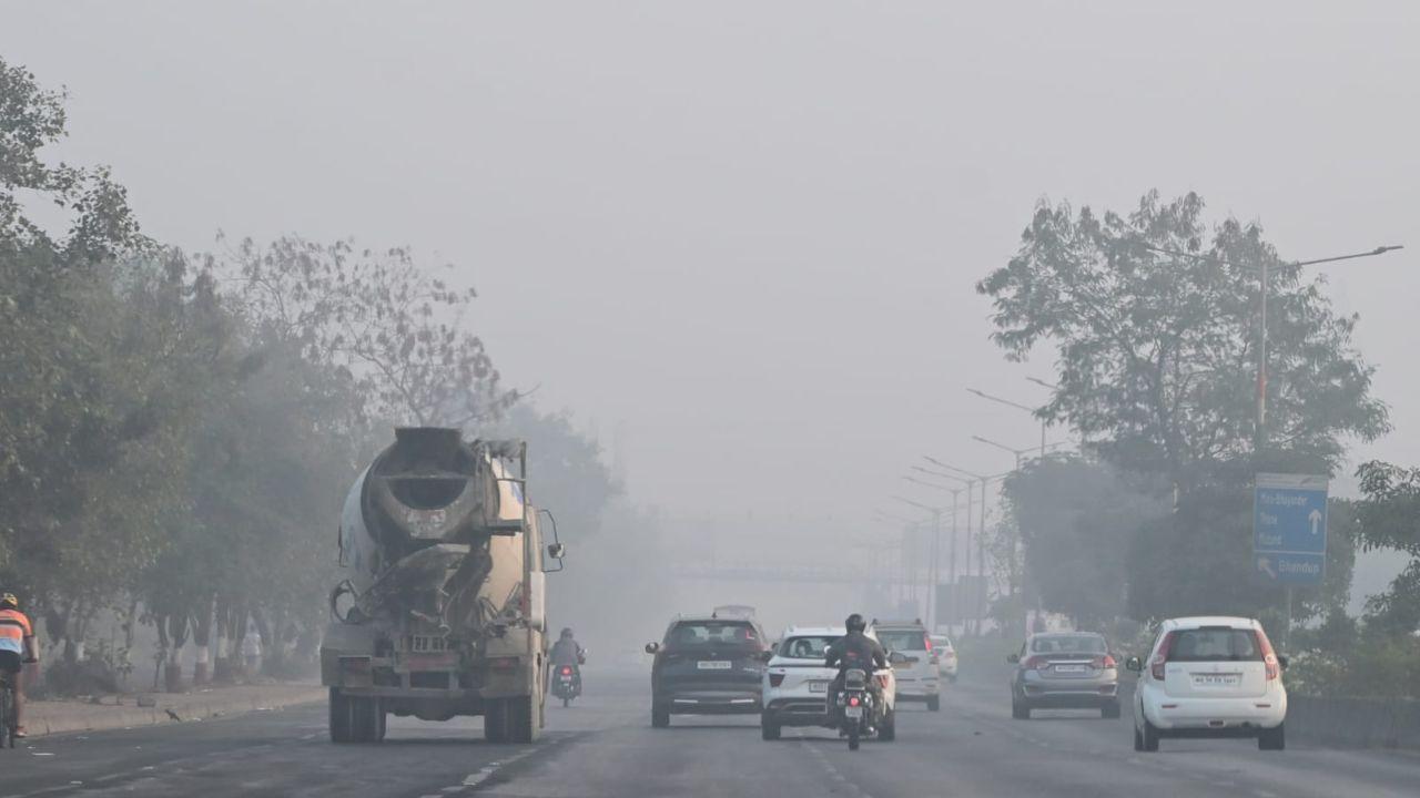 A dust storm originating in Iran, Afghanistan and Pakistan is exacerbating the city’s already poor air quality, resulting in haze and low visibility. Experts note that a similar phenomenon occurred thrice in 2022, each time worsening the city’s air quality. (Pic/NIMESH DAVE)