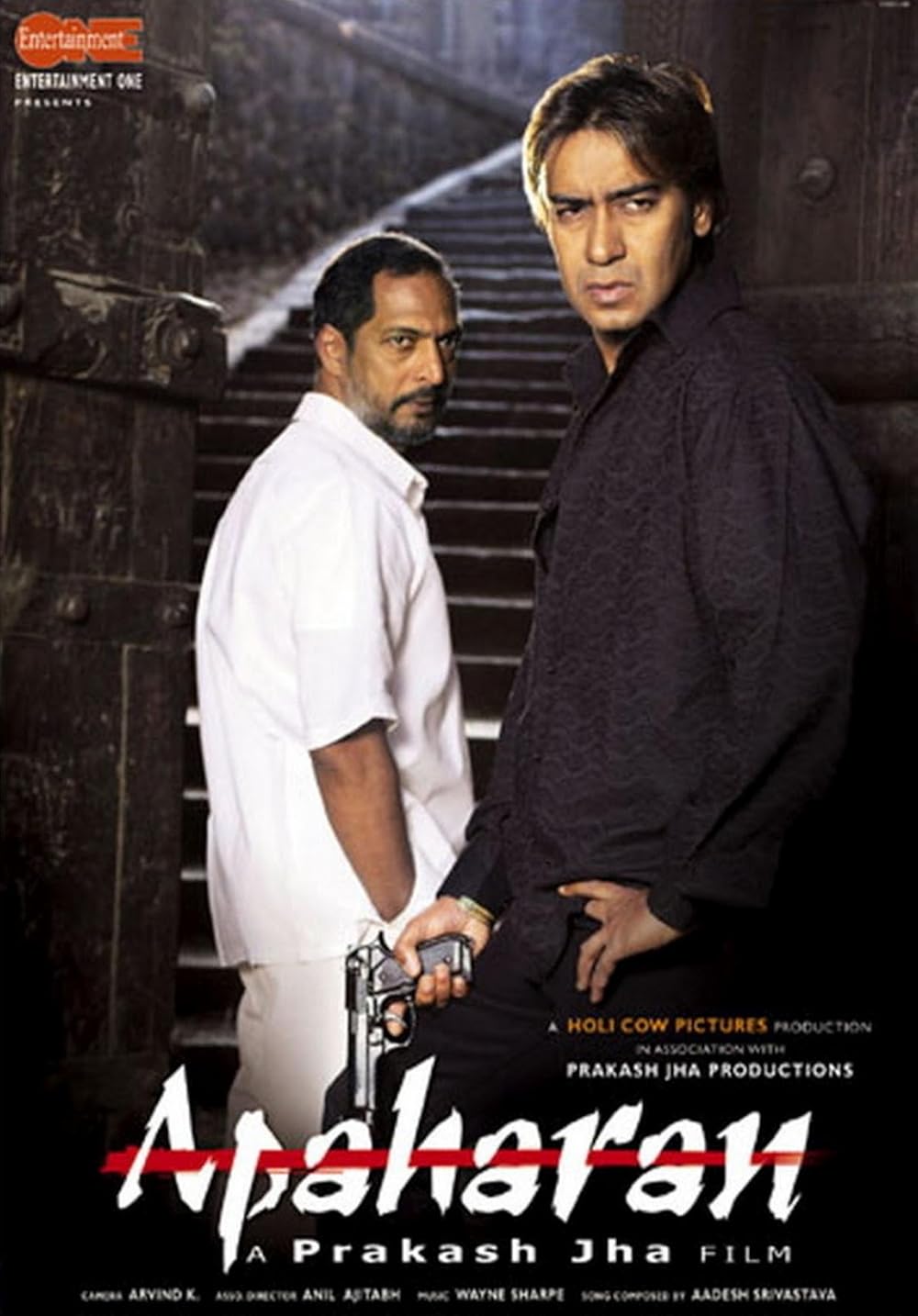 Apharan (2005)Role: Tabrez Alam
A gritty political thriller by Prakash Jha, where Nana plays a corrupt yet charismatic politician deeply involved in crime and kidnapping.