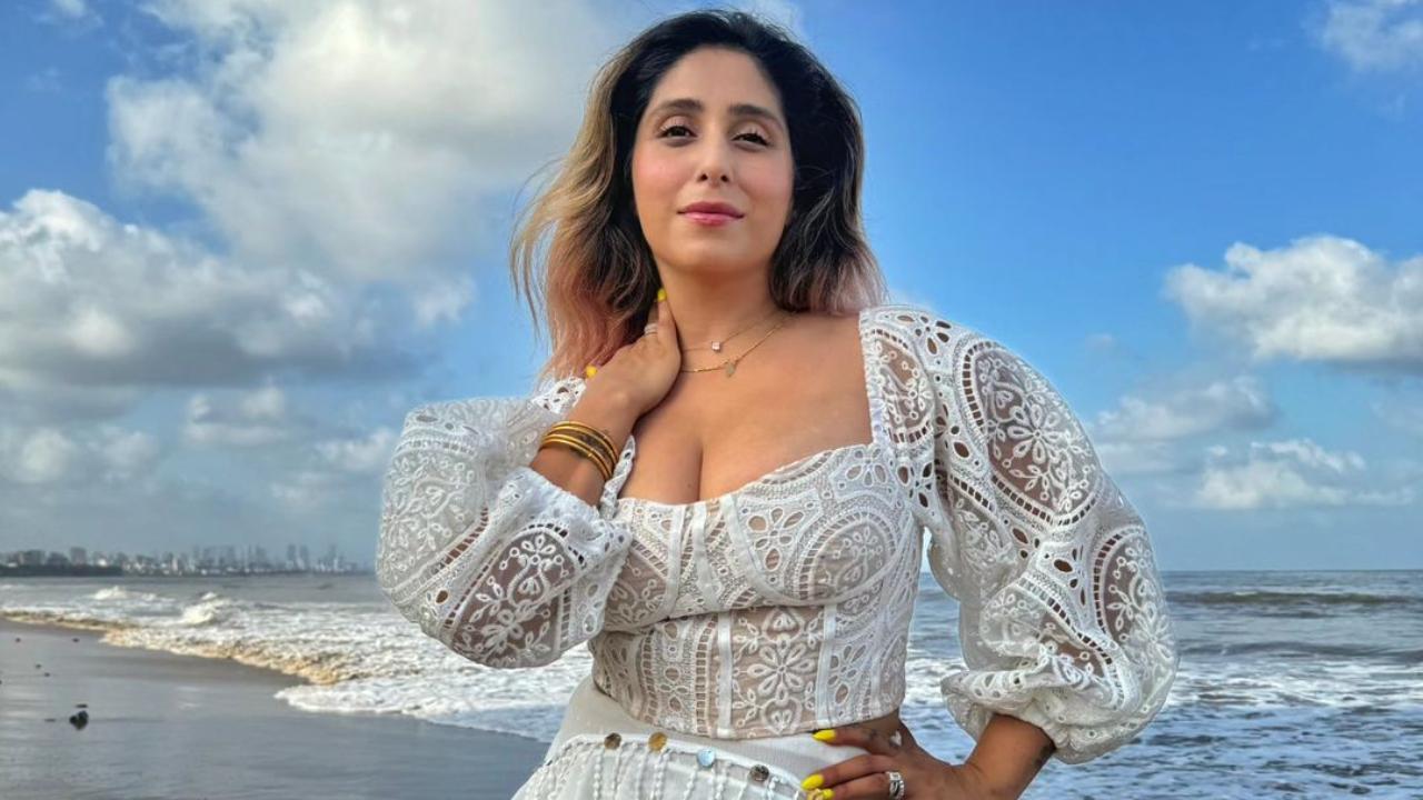 Neha Bhasin fed up with male rappers calling women 'weird stuff' in their songs