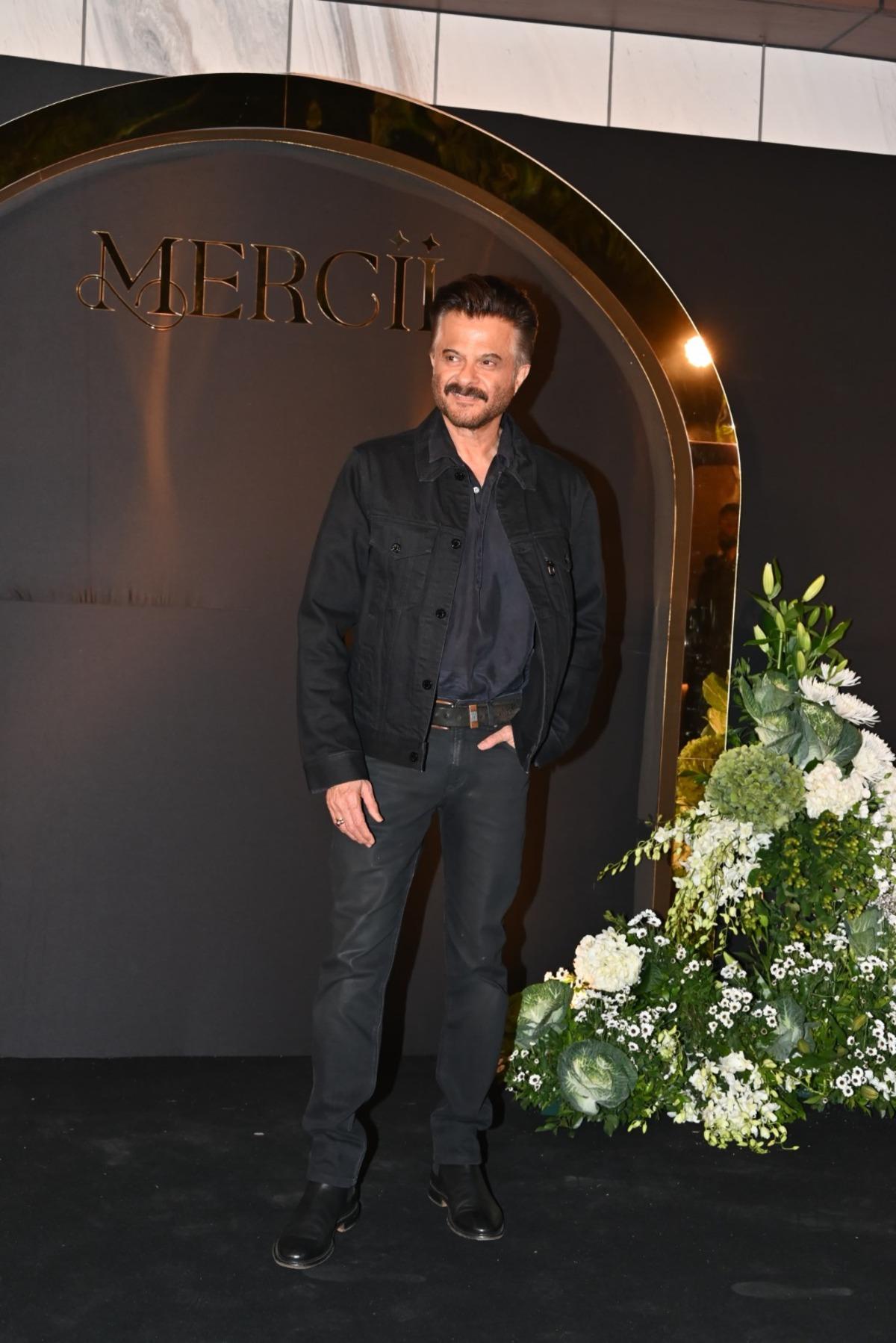 Anil Kapoor was seen in a cool outfit. He wore an all-black outfit. A black jacket and a black shirt with black jeans.