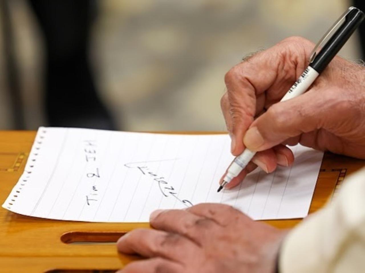 Turns out, the actress got Modi's autograph for her sons, Taimur and Jeh