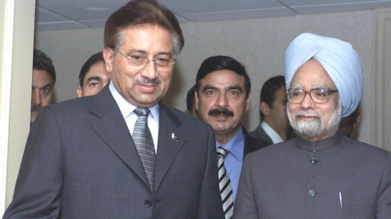 No one did it better than Singh to use cricket diplomacy to ease tensions and strengthen India-Pakistan relations on and off the field. Singh here is seen posing with Musharraf in New York on September 24, 2004. (Pic: Wikimedia Commons)